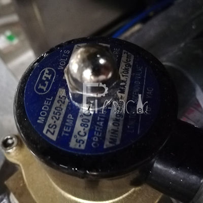 রোলার কনভেয়র আউটপুট 120 বিপিএইচ ব্যারেল ওয়াটার ফিলিং মেশিন সরবরাহকারী