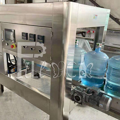 2.5kw স্বয়ংক্রিয় 5 গ্যালন 2200bph পানির বোতল প্যাকিং মেশিন সরবরাহকারী